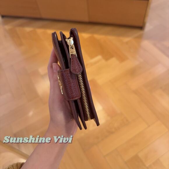 NWT Coach Medium Corner Zip Wallet CBO41 Pebble Leather Dark Wine - Picture 4 of 6